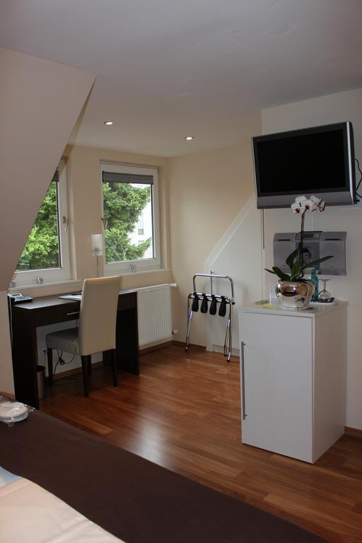 Hotel Bonjour Bad Soden am Taunus Quarto foto