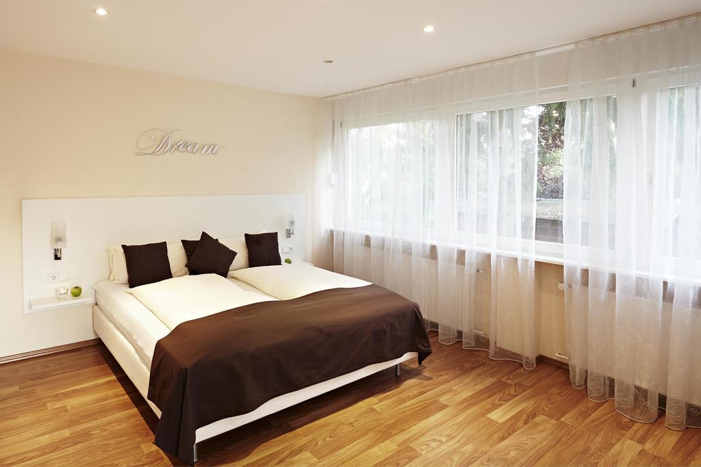 Hotel Bonjour Bad Soden am Taunus Quarto foto